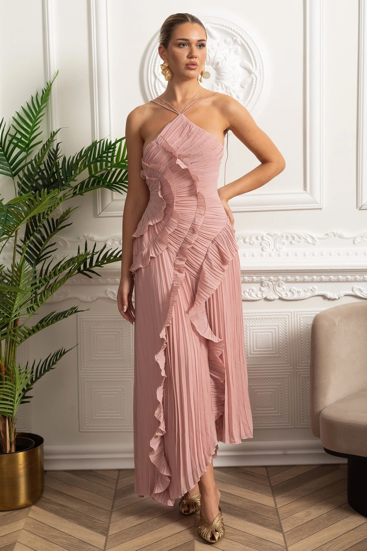 Filipa | Vestido Midi Plissado Halter com Babados em Cascata — Rosa