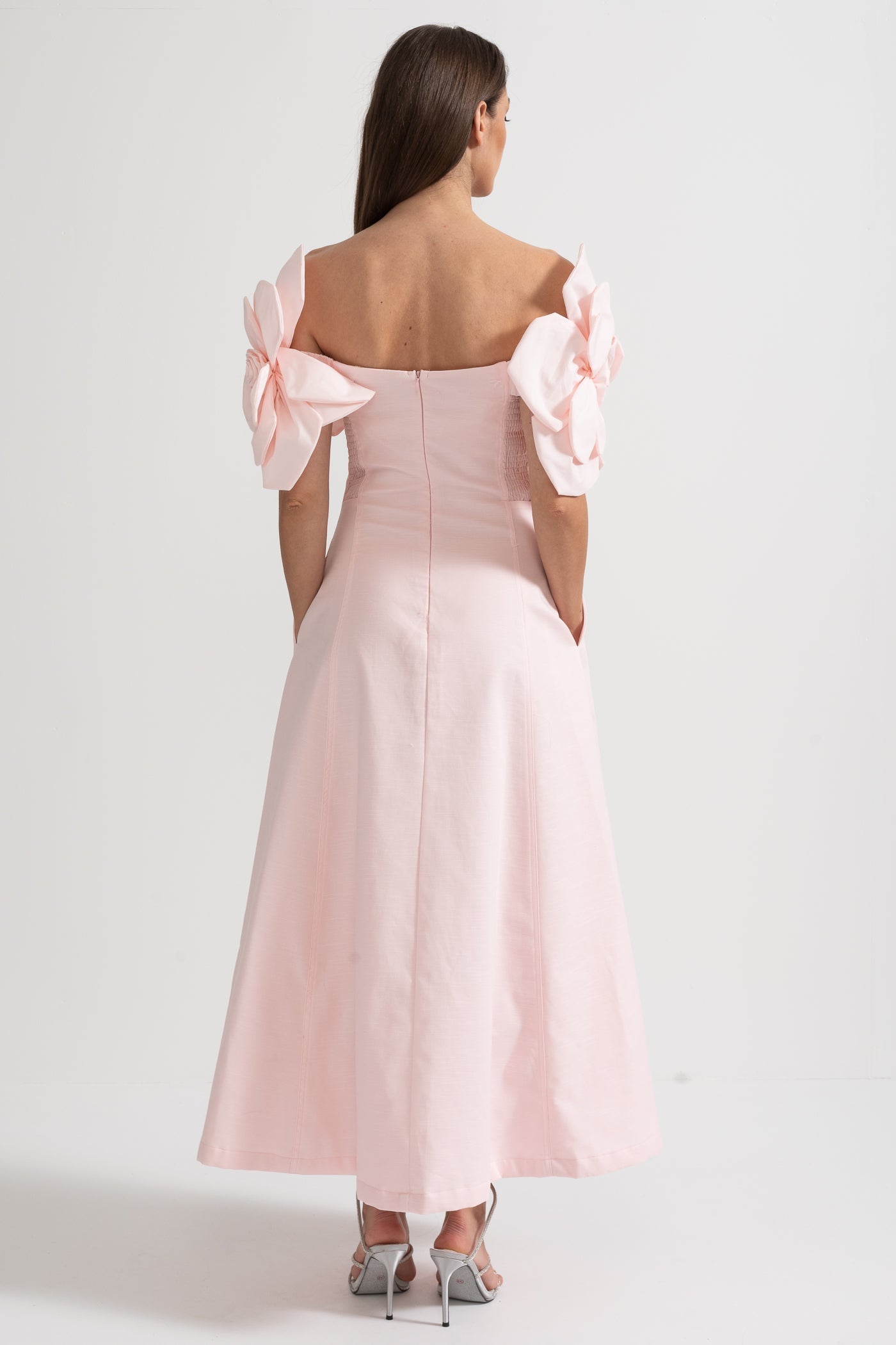 Dulce | Vestido Midi sem Alças com Flores 3D em Tecido — Rosa