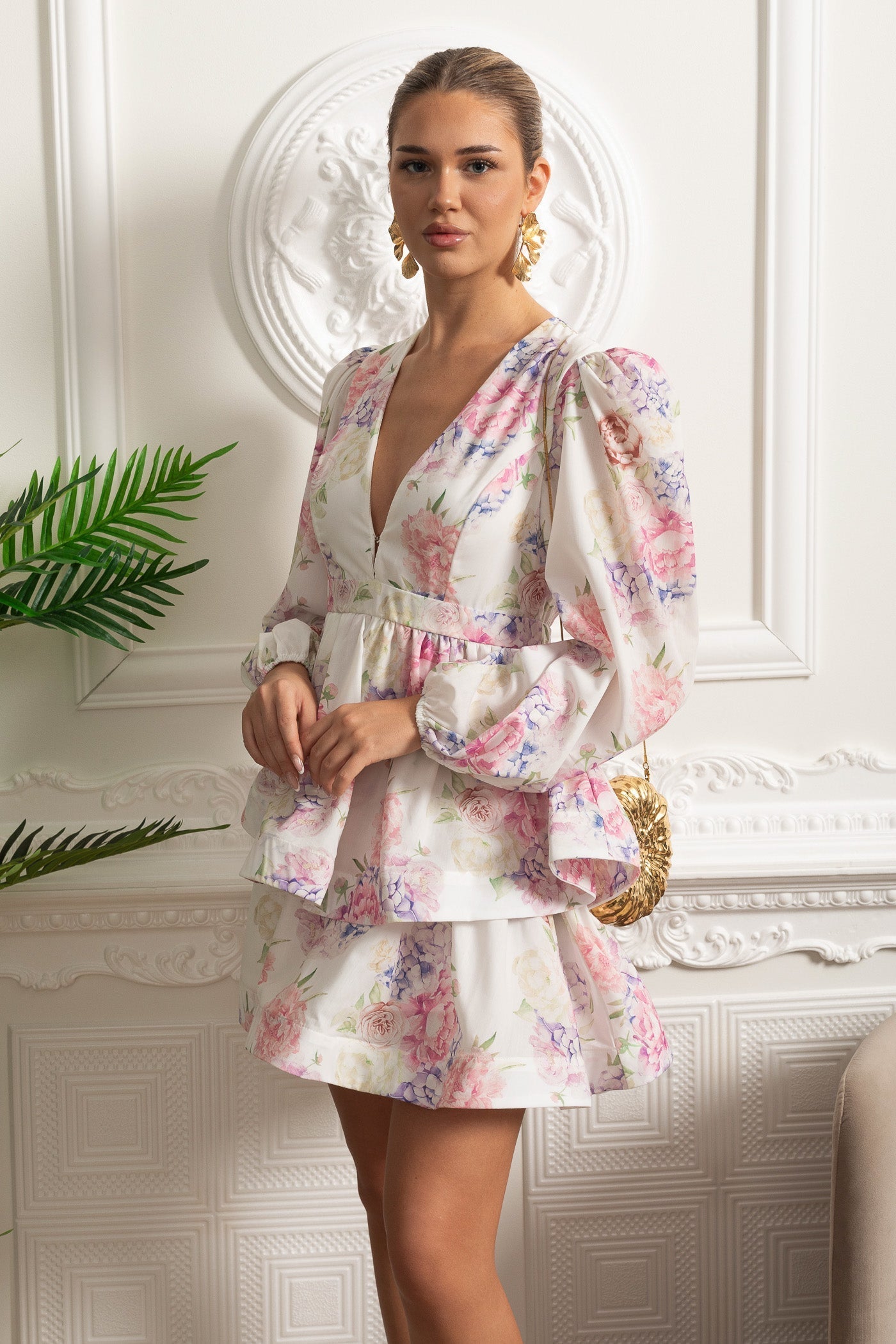 Margarida | Vestido Mini Floral Romântico com Mangas Volumosas — Branco/Rosa