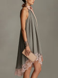 Beatrice | Mini vestido cinza em satin com laço rosa e renda para Mulher