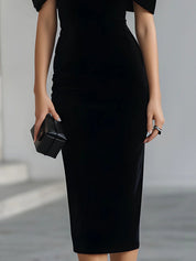 Regina ❘ Vestido Midi em Veludo Preto Dramático com Laço