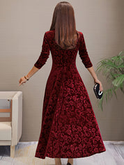 Denise | Elegante vestido de festa em veludo com decote em V
