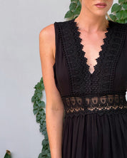 Charlotte - Vestido de renda artesanal com decote em V