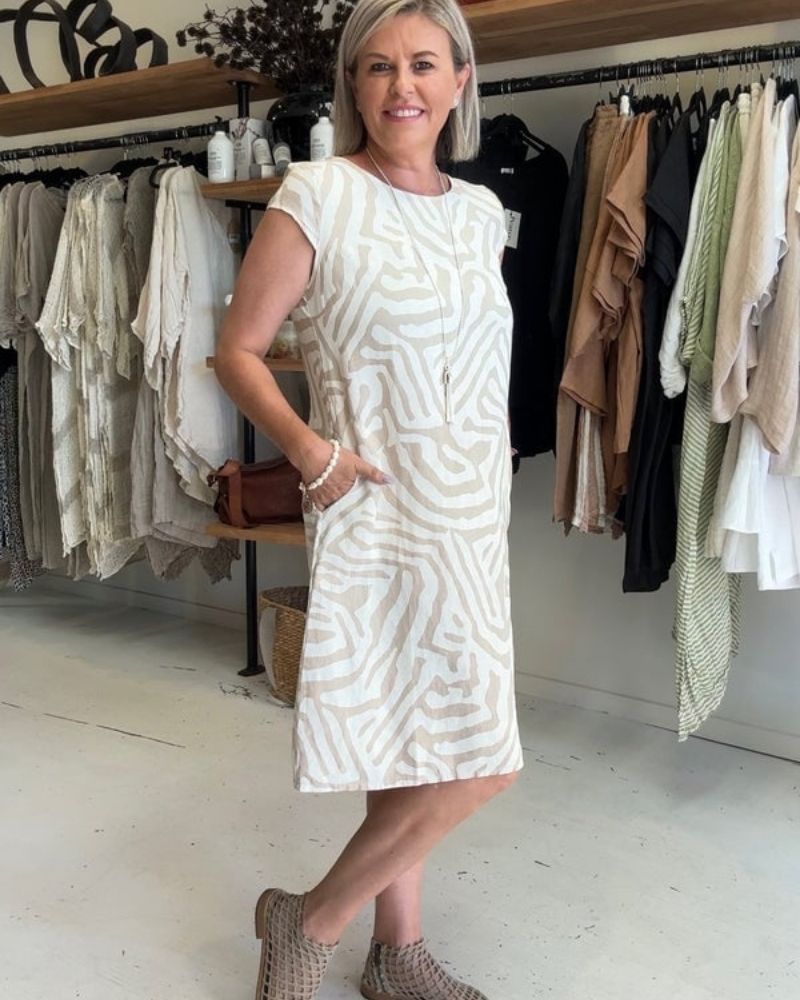 Nelia| Vestido de verão com gola redonda e linda estampa para Mulher
