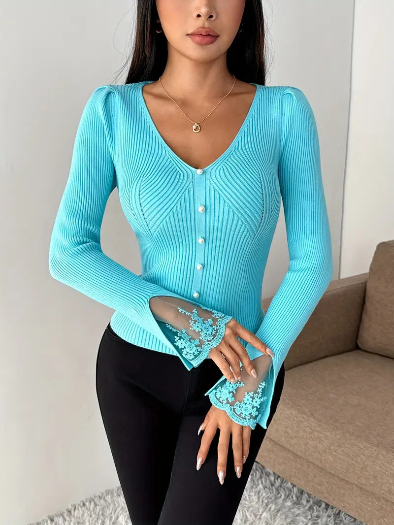 Mariana - Camisola Canelada com Decote em V e Mangas em Renda