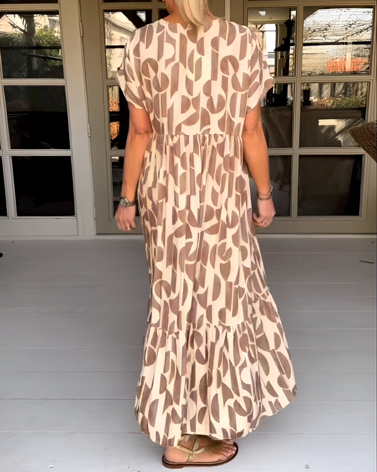 Felicia™ | Vestido arejado com decote em V