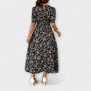 Amelia – Vestido com Decote Redondo e Padrão Floral