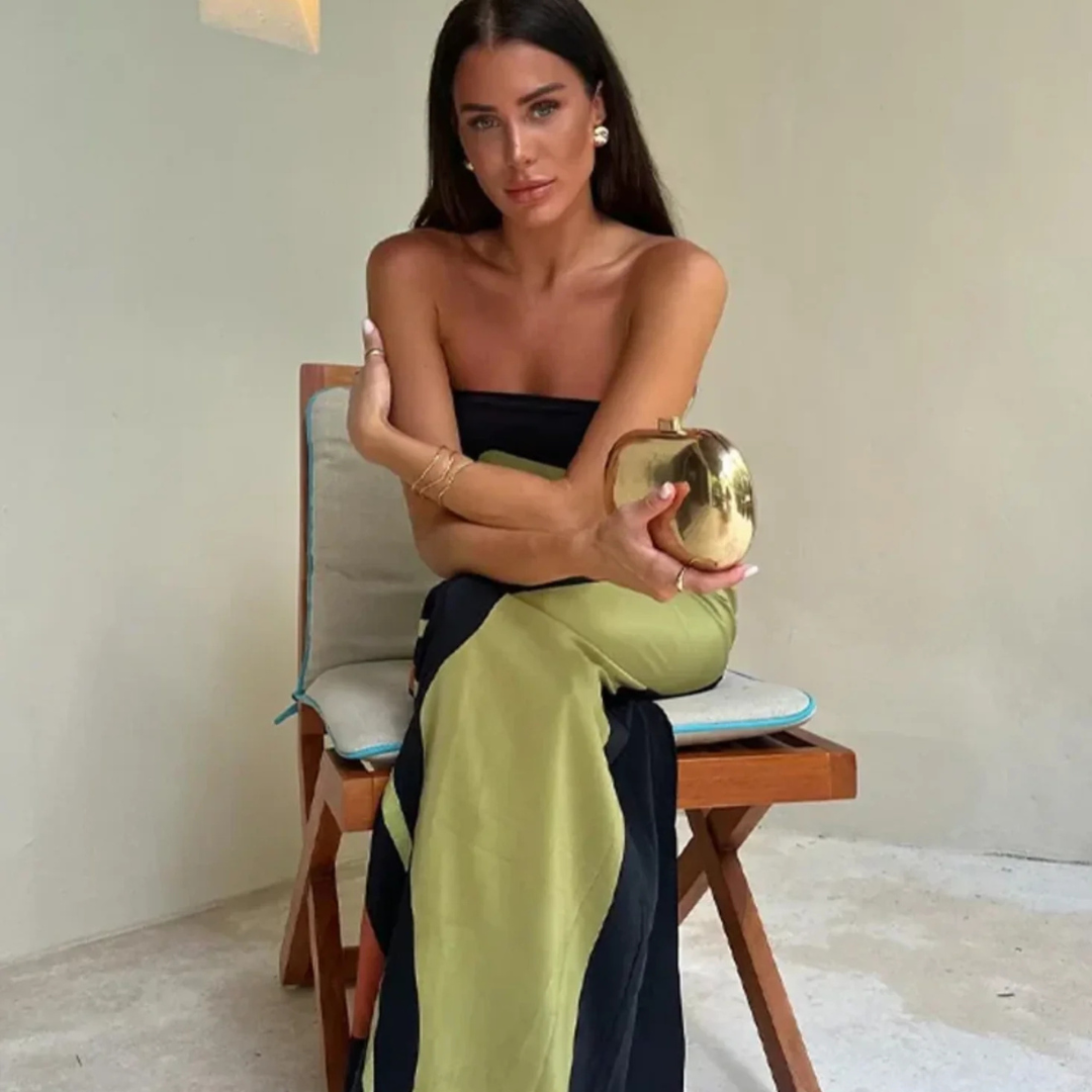 Paula - Vestido Elegante com Decote