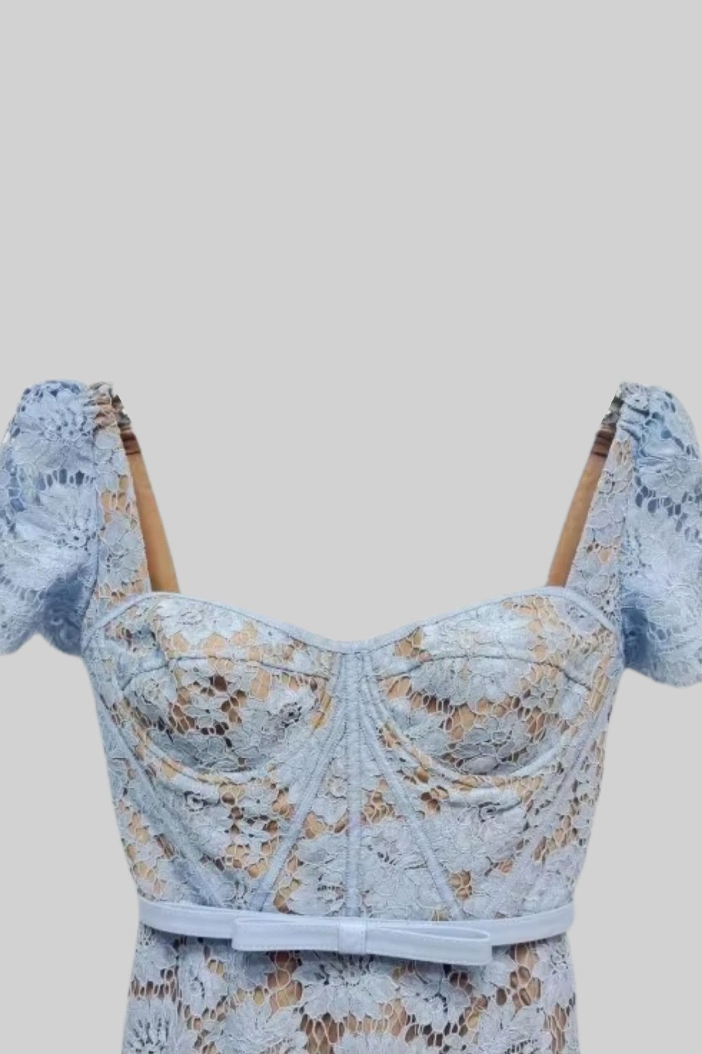 Constança | Vestido de Renda com Cinto a Condizer — Azul Claro