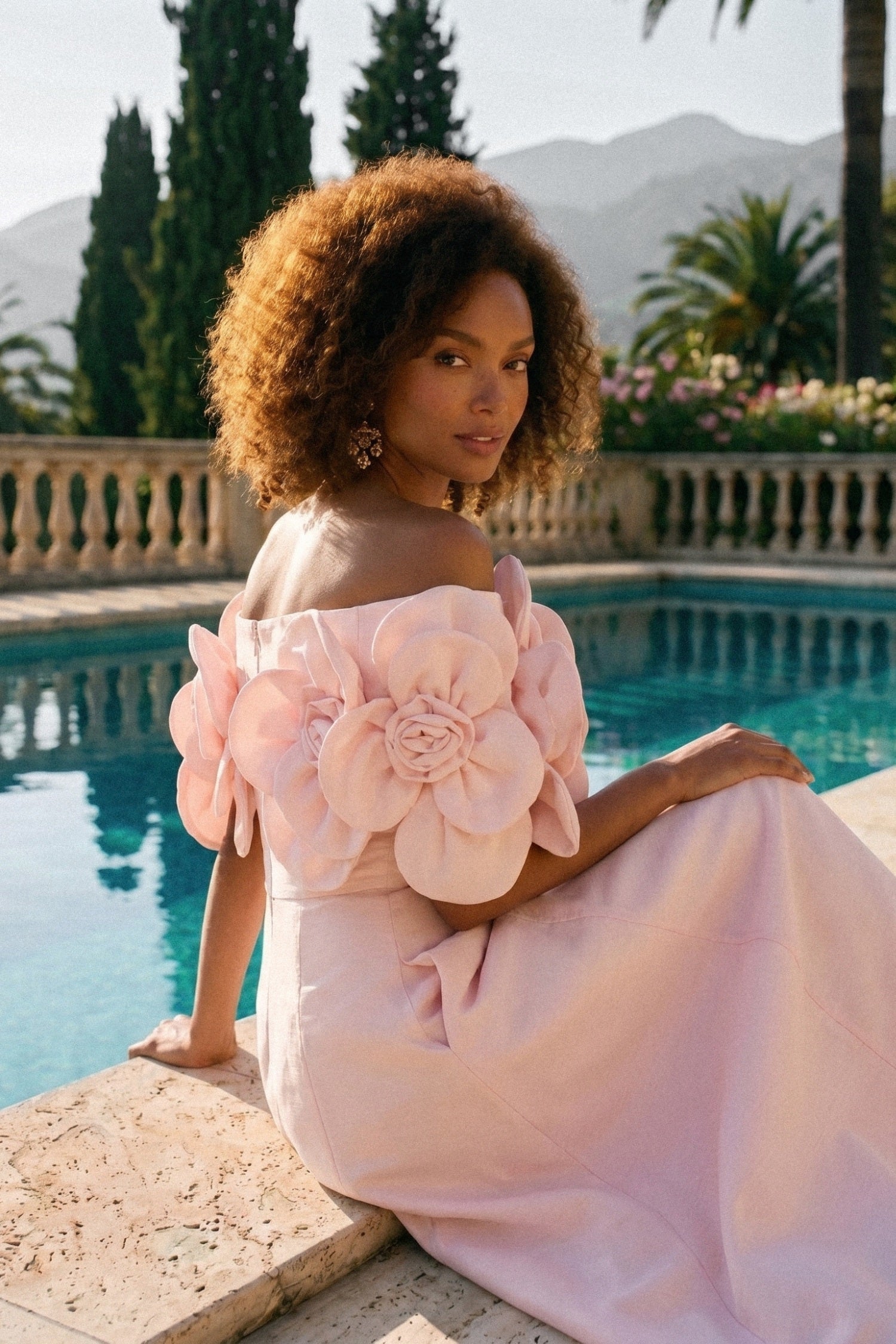 Dulce | Vestido Midi sem Alças com Flores 3D em Tecido — Rosa