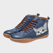 Felina | Botas de Couro com Detalhes Felinos, do 35 ao 43