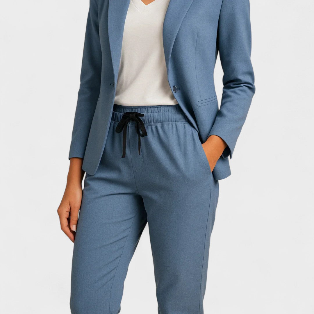 Gabriela - Conjunto Elegante com Casaco e Calças