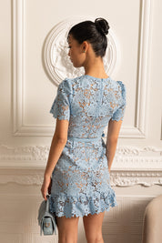 Leonor | Vestido Midi Floral Bordado com Mangas Curtas — Azul