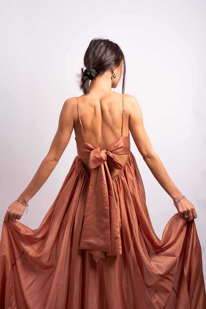 Amália Rodrigues | O Vestido Longo em Lyocell que Faz Cada Entrada uma Obra de Arte