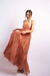 Amália Rodrigues | O Vestido Longo em Lyocell que Faz Cada Entrada uma Obra de Arte