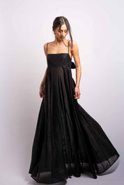 Amália Rodrigues | O Vestido Longo em Lyocell que Faz Cada Entrada uma Obra de Arte