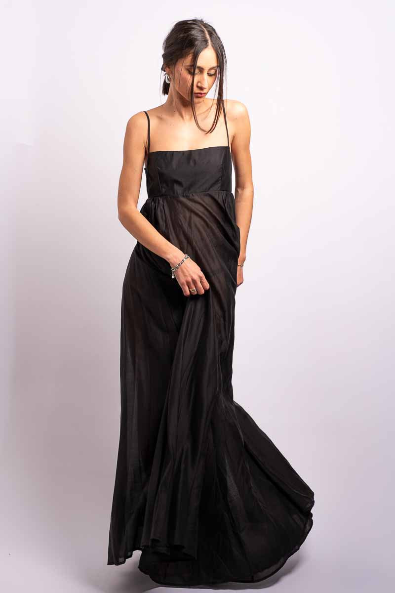 Amália Rodrigues | O Vestido Longo em Lyocell que Faz Cada Entrada uma Obra de Arte