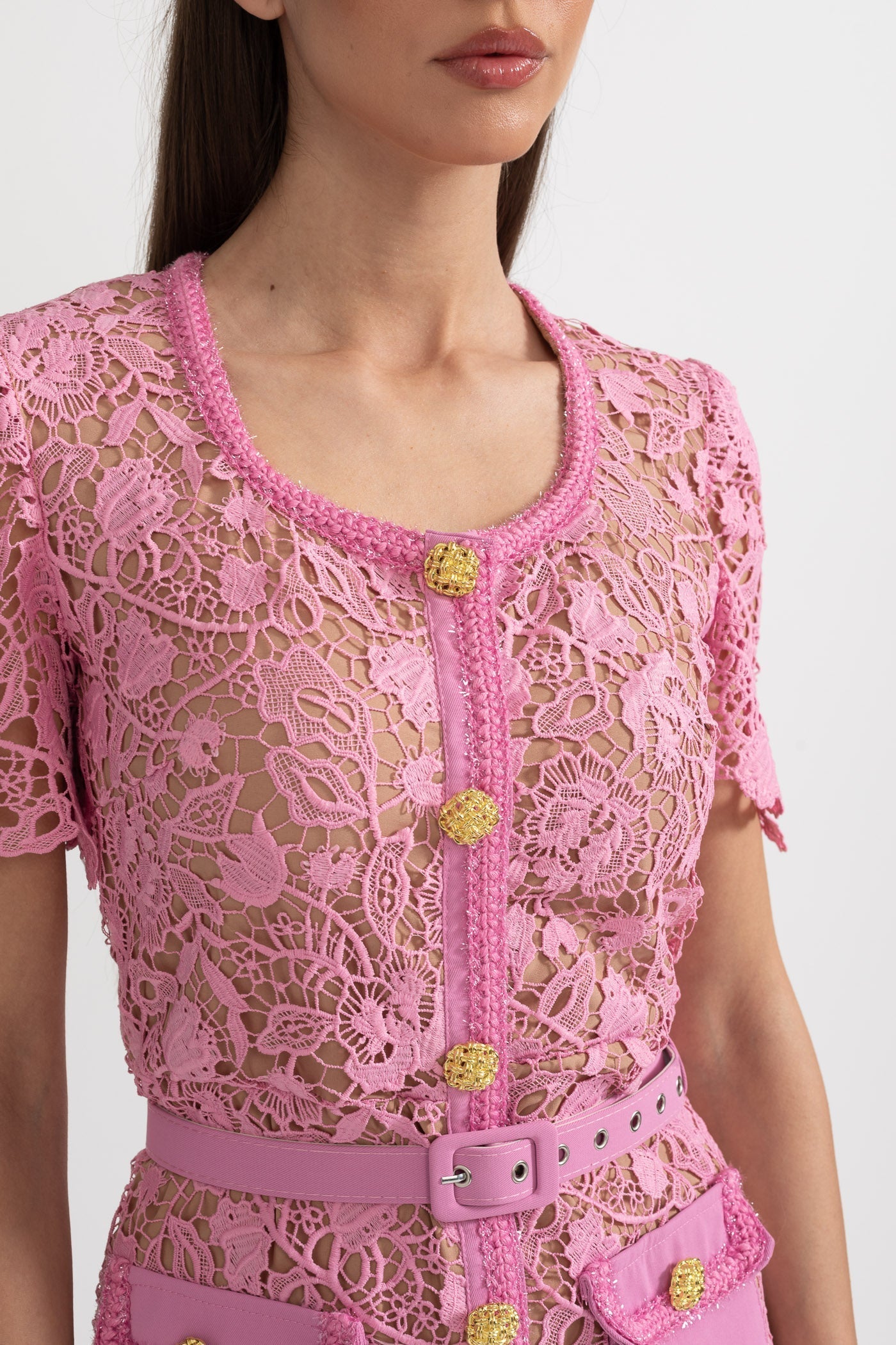 Inês | Vestido Midi de Renda Floral com Cintura Franzida — Rosa