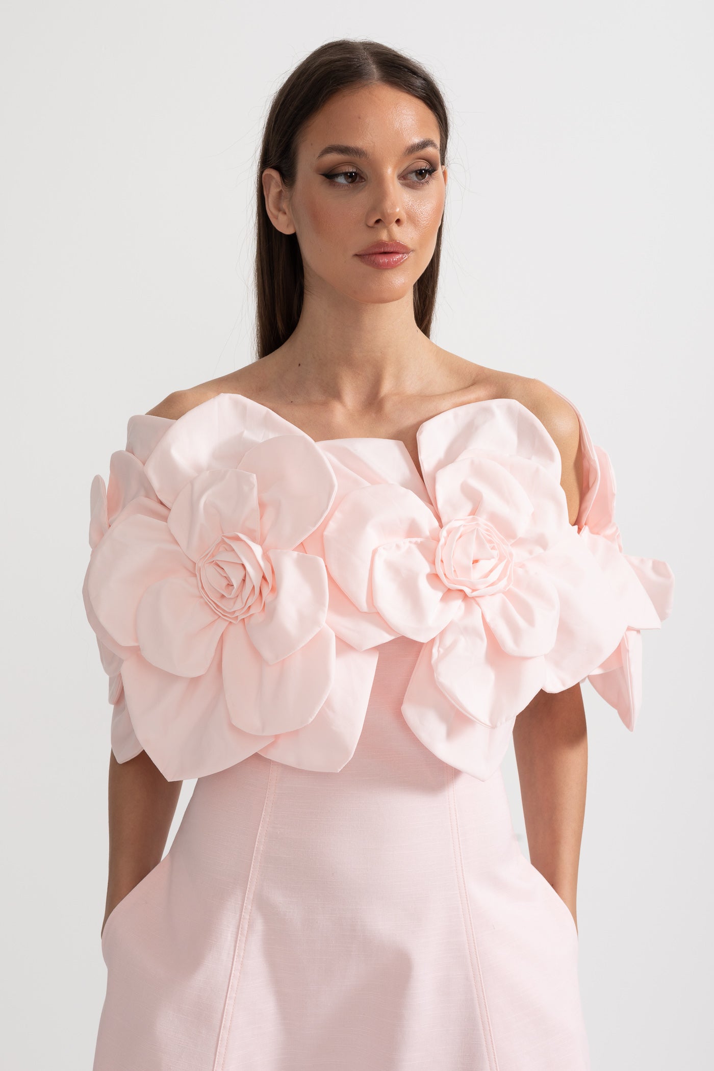 Dulce | Vestido Midi sem Alças com Flores 3D em Tecido — Rosa