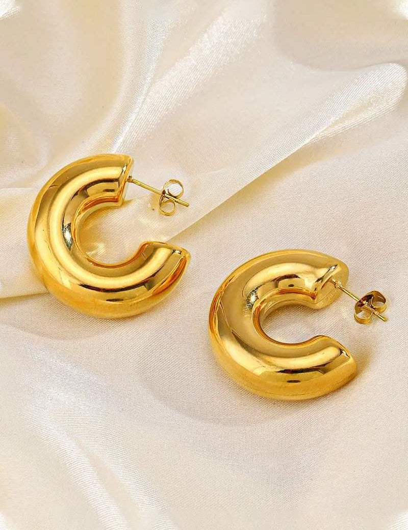 Jewelry-ChunkyHoops-01_8e66f764-27e0-4555-be1f-141659d716ca.jpg