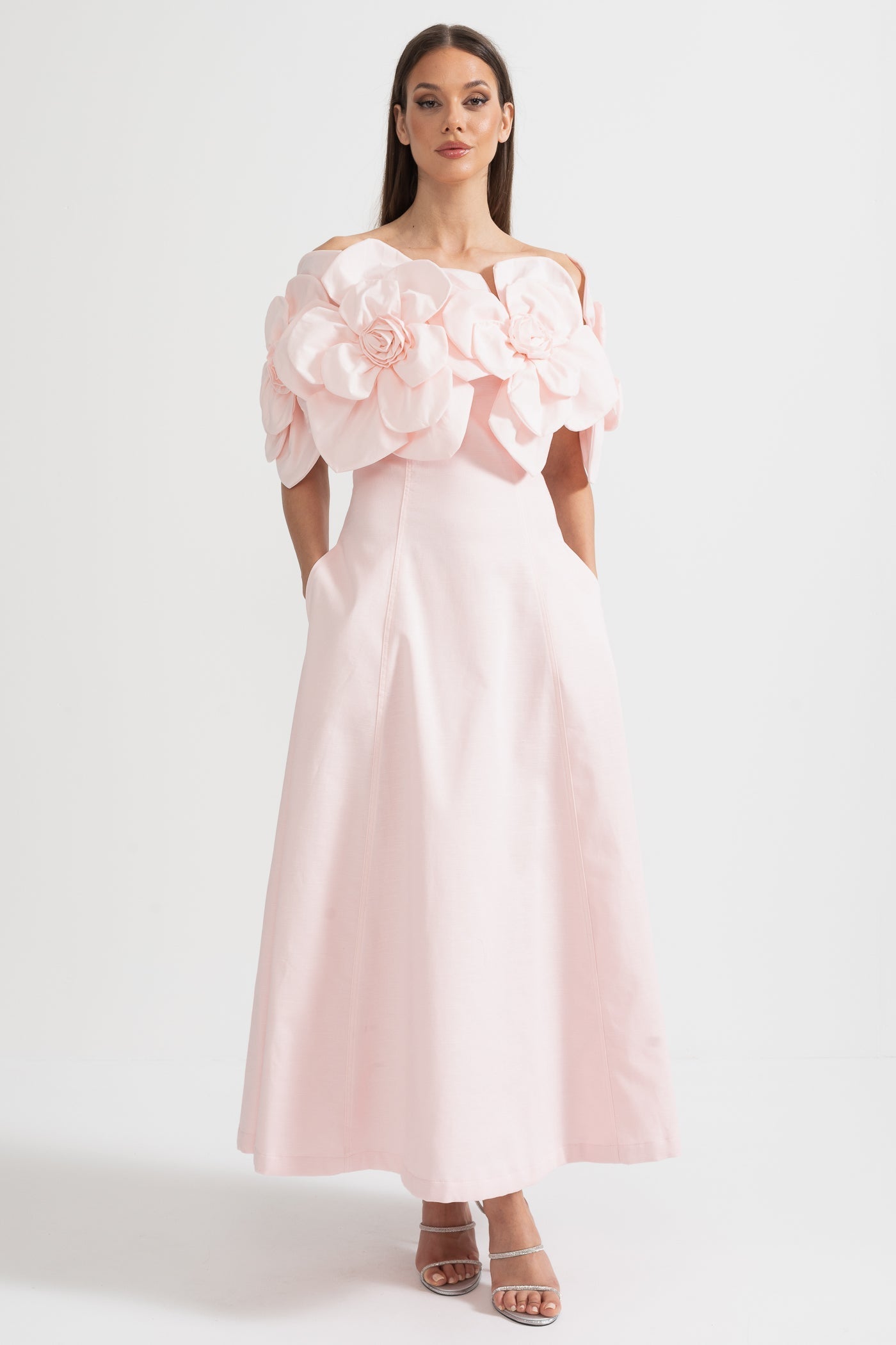 Dulce | Vestido Midi sem Alças com Flores 3D em Tecido — Rosa