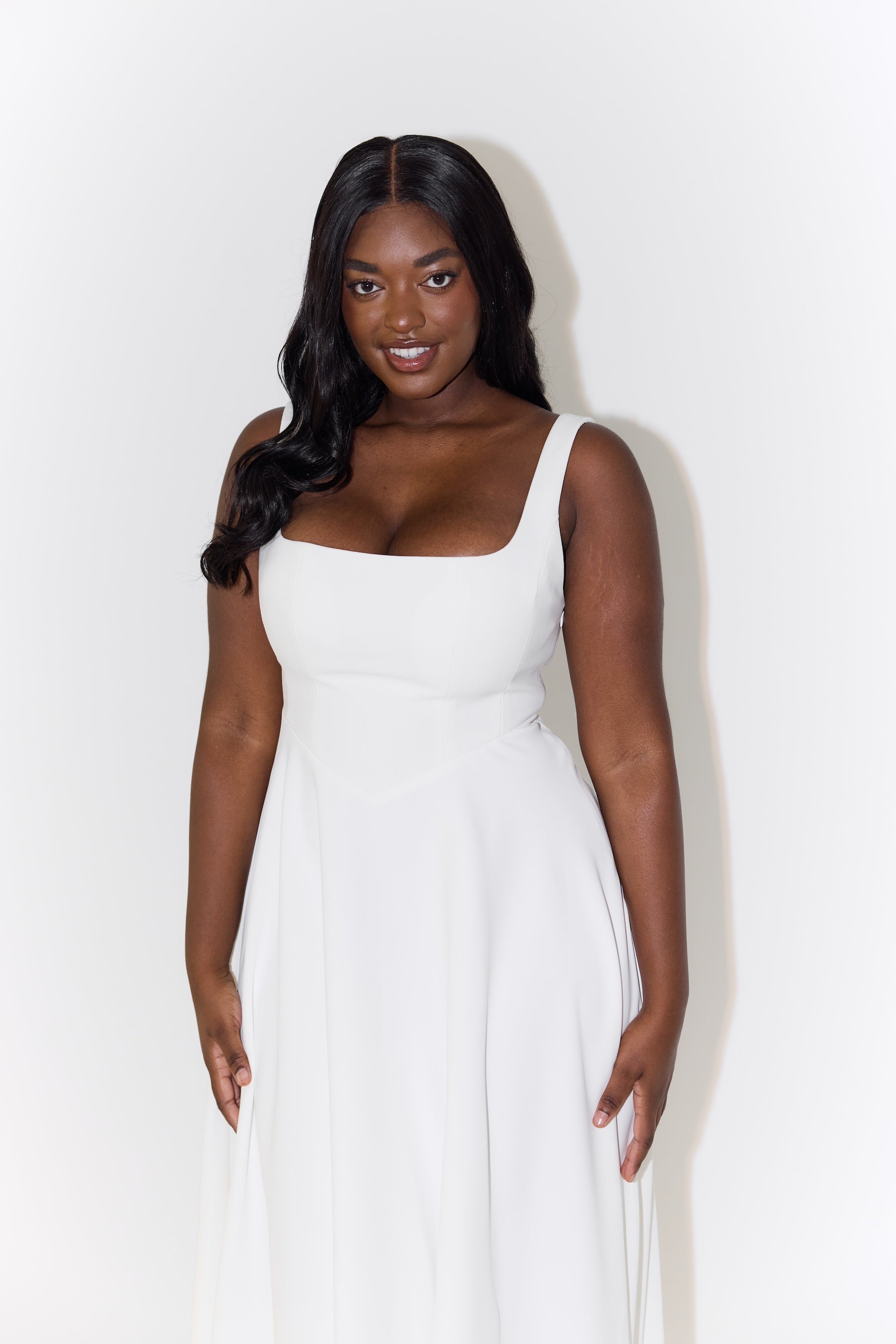 Amelia™ | Vestido midi fluido e atemporal
