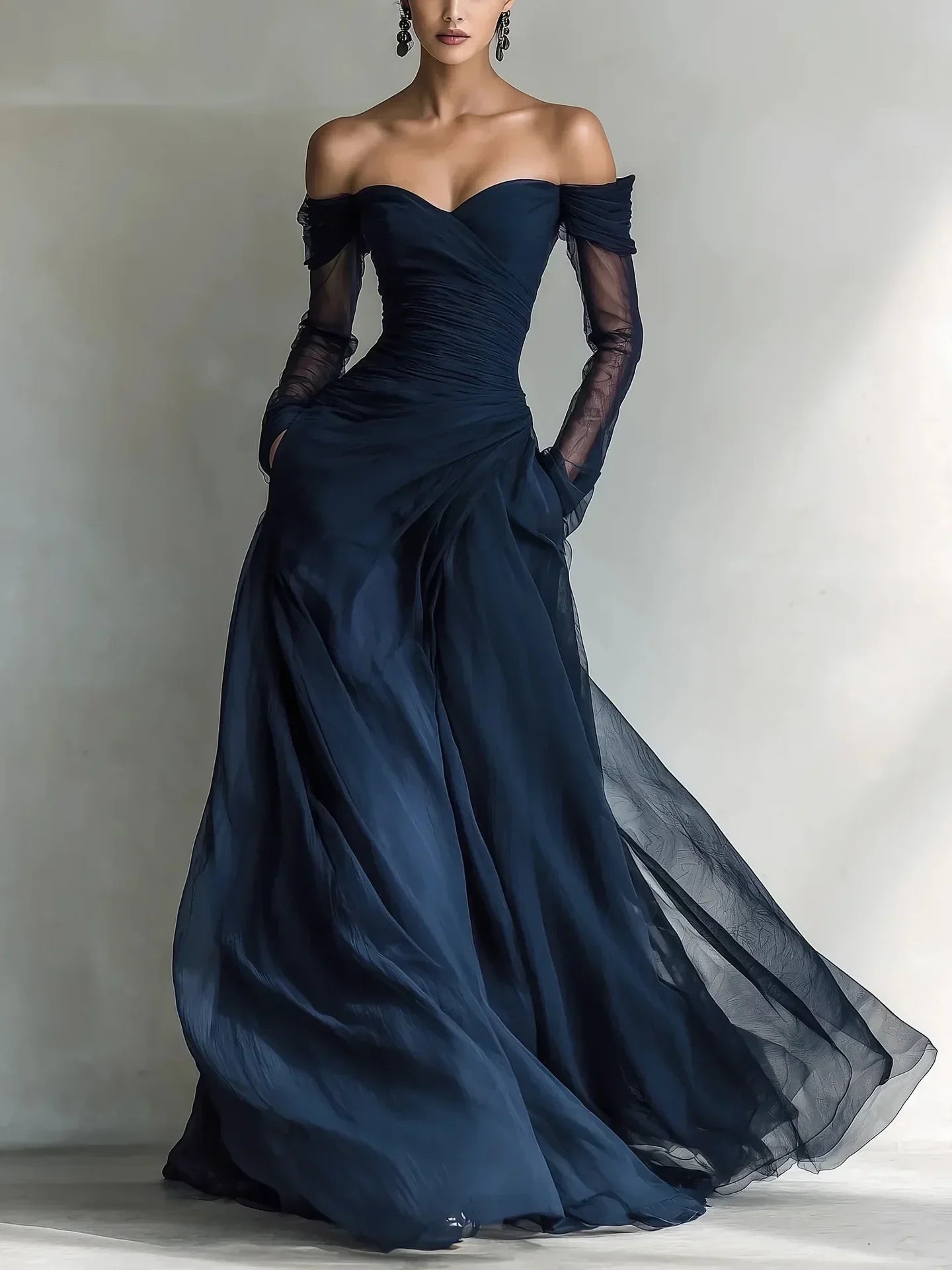 Eleonora • Vestido longo com ombros descobertos e inserções em rede para Mulher