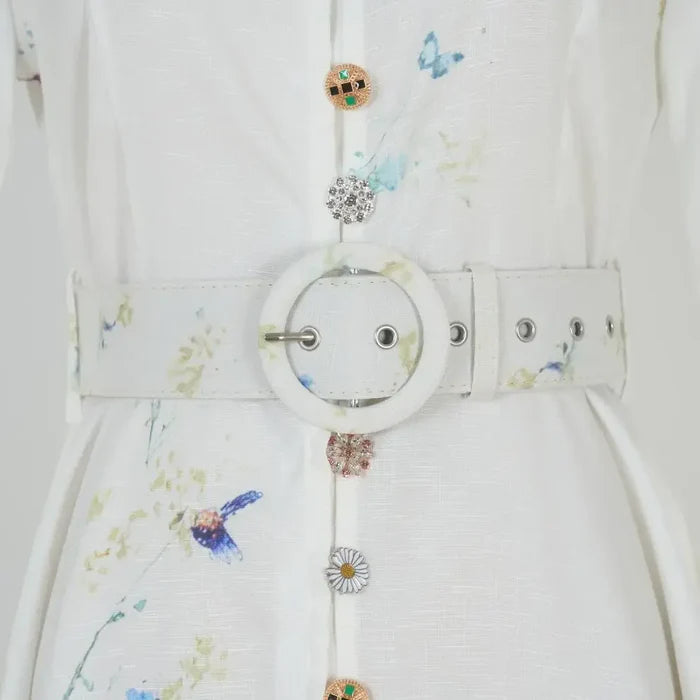 Vestido Amélia – Elegância Intemporal em Azul Floral com Gola Alta