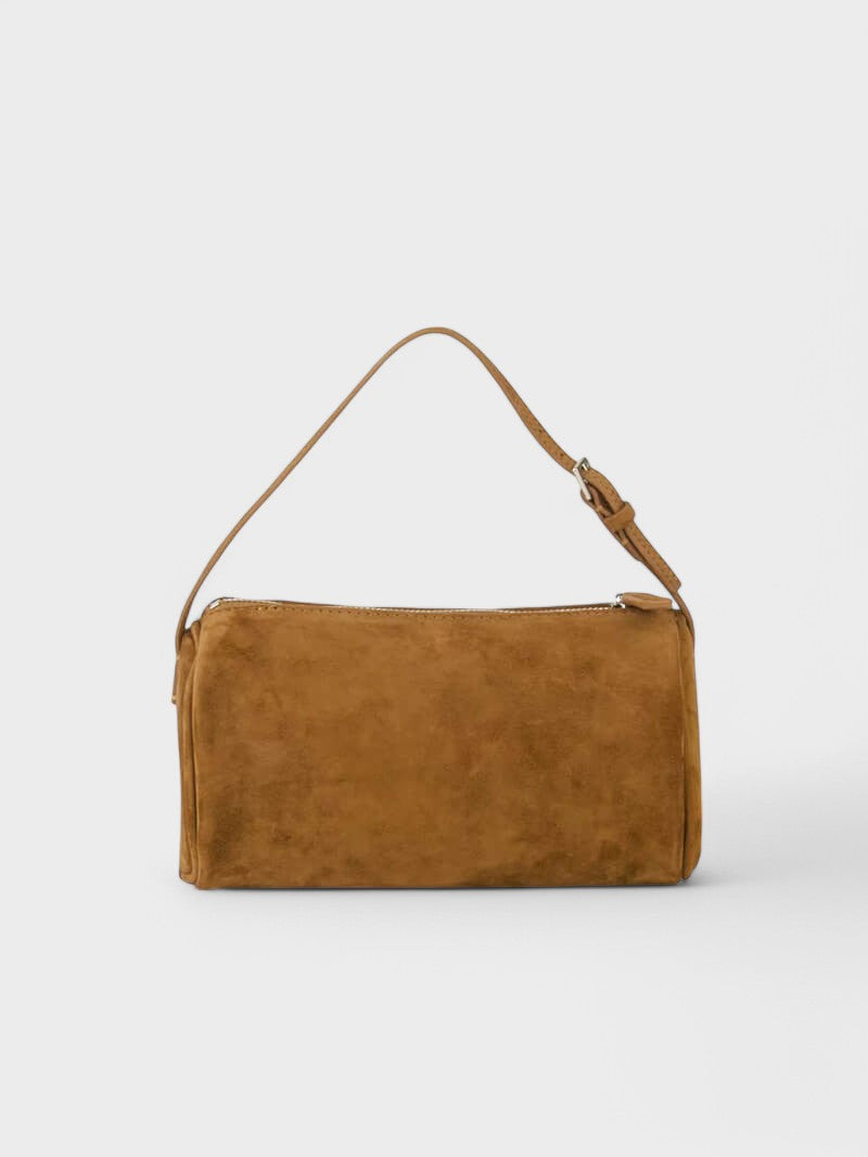 Marisa - Mala em pele