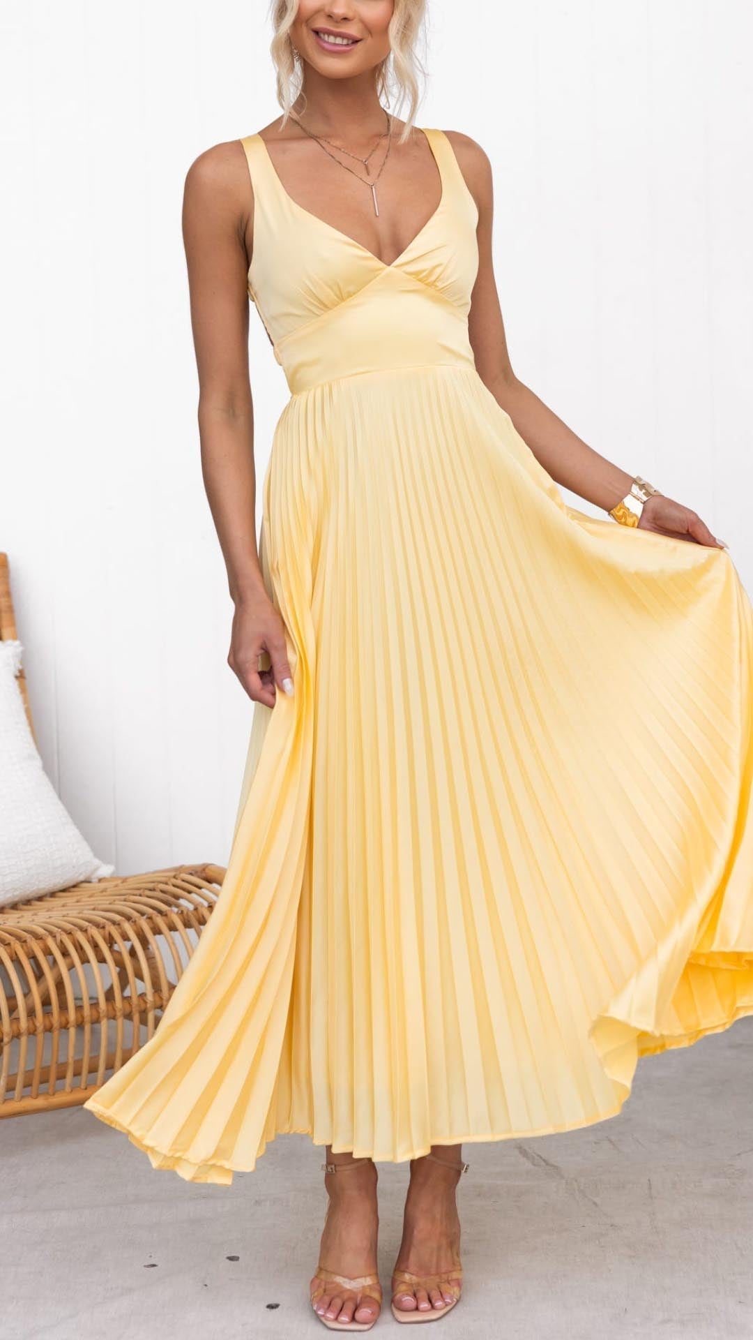 Aby |  Vestido longo amarelo plissado com decote em V