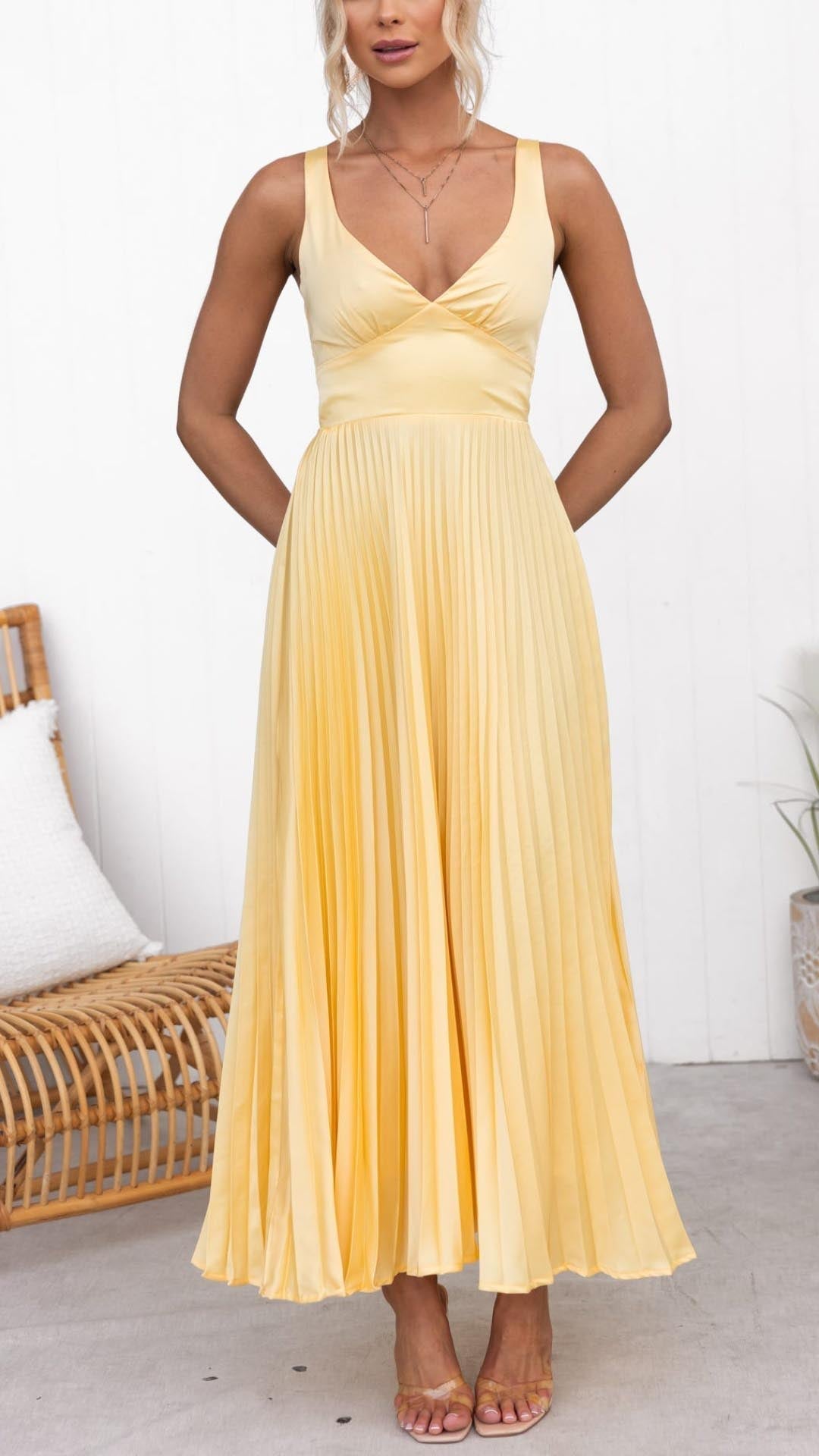 Aby |  Vestido longo amarelo plissado com decote em V
