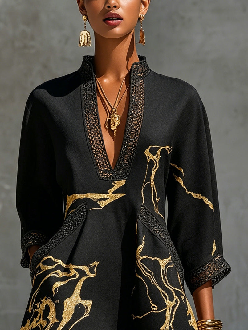Diana | Vestido curto estampado em preto e dourado com decote em V e renda de crochê para Mulher