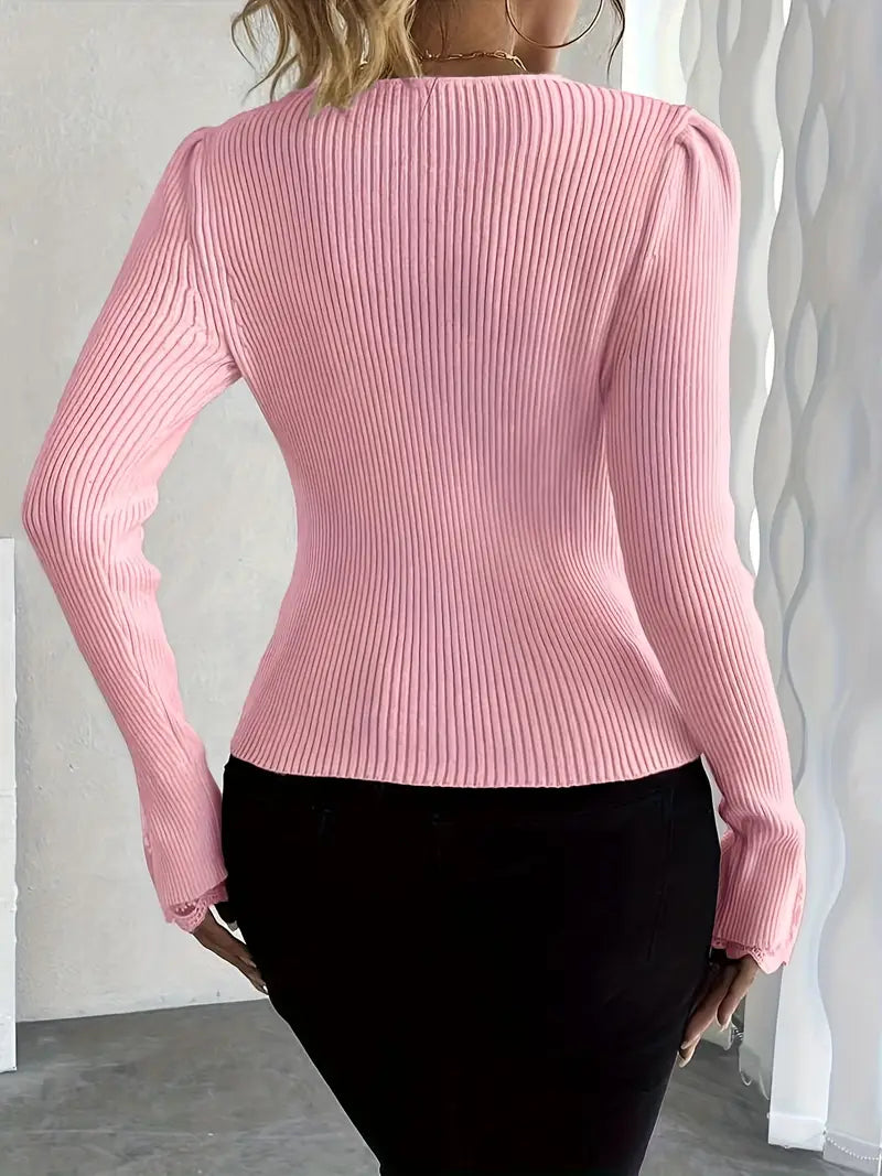 Mariana - Camisola Canelada com Decote em V e Mangas em Renda