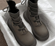 Inês | Botas Militares Mulher Plataforma com Atacadores e Fivelas