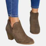 Carla | Botins de Camurça Mulher Salto Bloco com Fecho Lateral