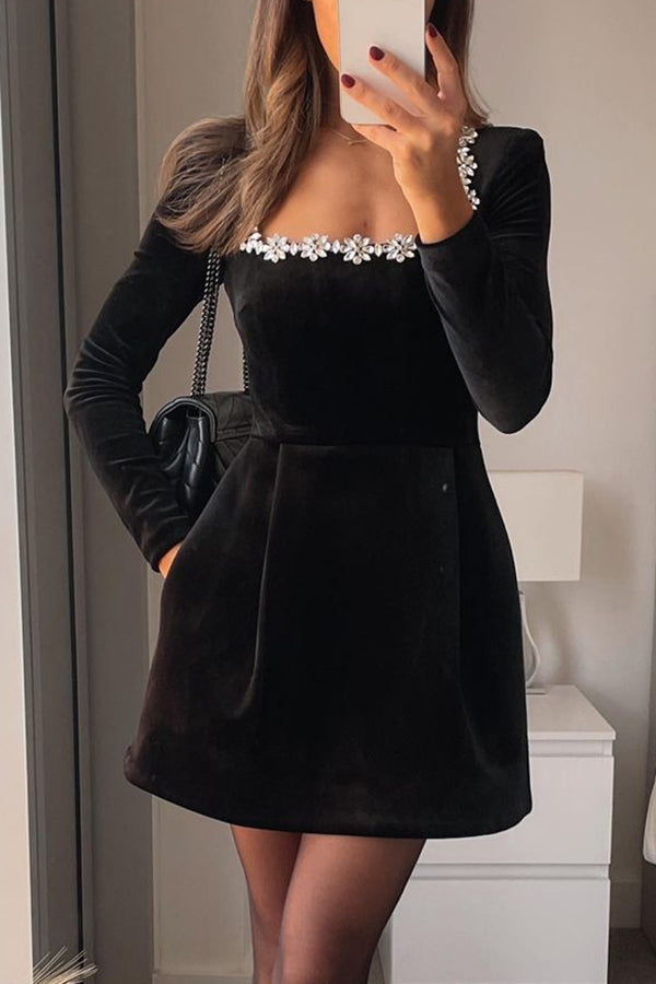 Vestido Curto de Veludo