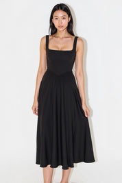 NOMI™ | Vestido midi com decote quadrado