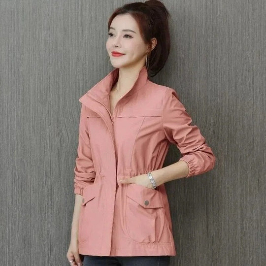 joana-trench-coat-impermeavel-leve-mulher-cintura-ajustavel-3.jpg