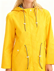 Laura | Capa de Chuva Impermeável Mulher com Capuz Cintura Ajustável