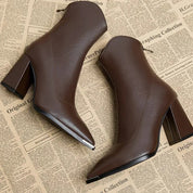 Leonor | Chelsea Boots de Couro Mulher Salto Bloco Bico Metálico