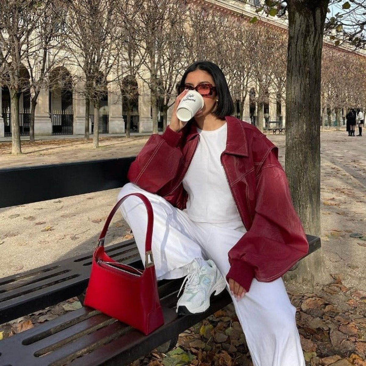 Liliana | Casaco Bomber de Couro Sintético Mulher Oversized Costuras Contraste
