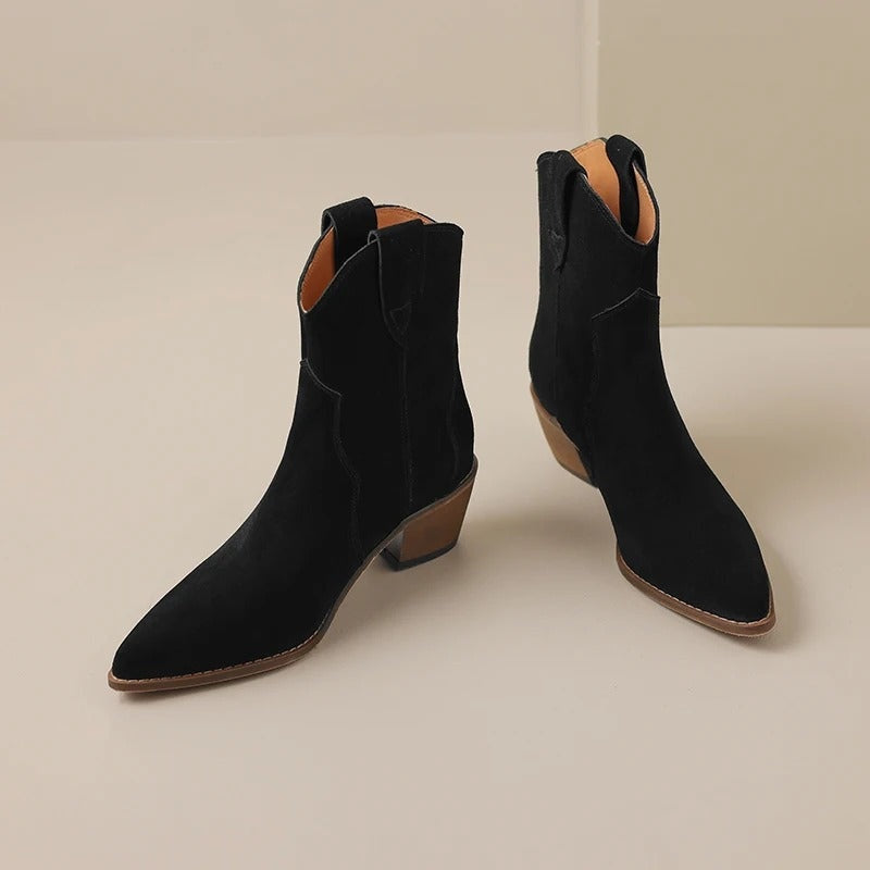 Lúcia | Botins Cowboy de Camurça Mulher Bico Fino Salto Bloco