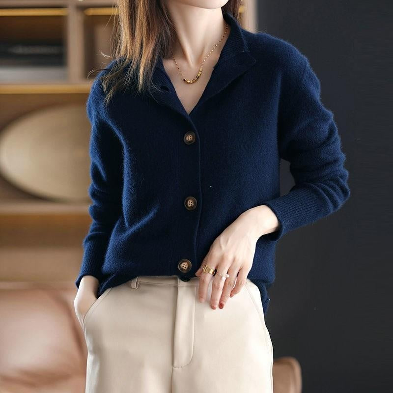 Lúcia | Cardigan de Lã Mulher Gola Meia-Alta com Botões