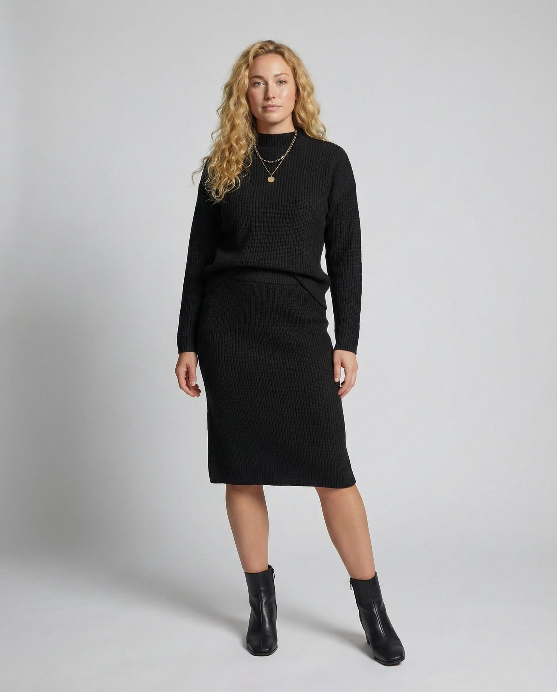 Madalena | Conjunto de Malha Mulher Pullover e Saia Midi