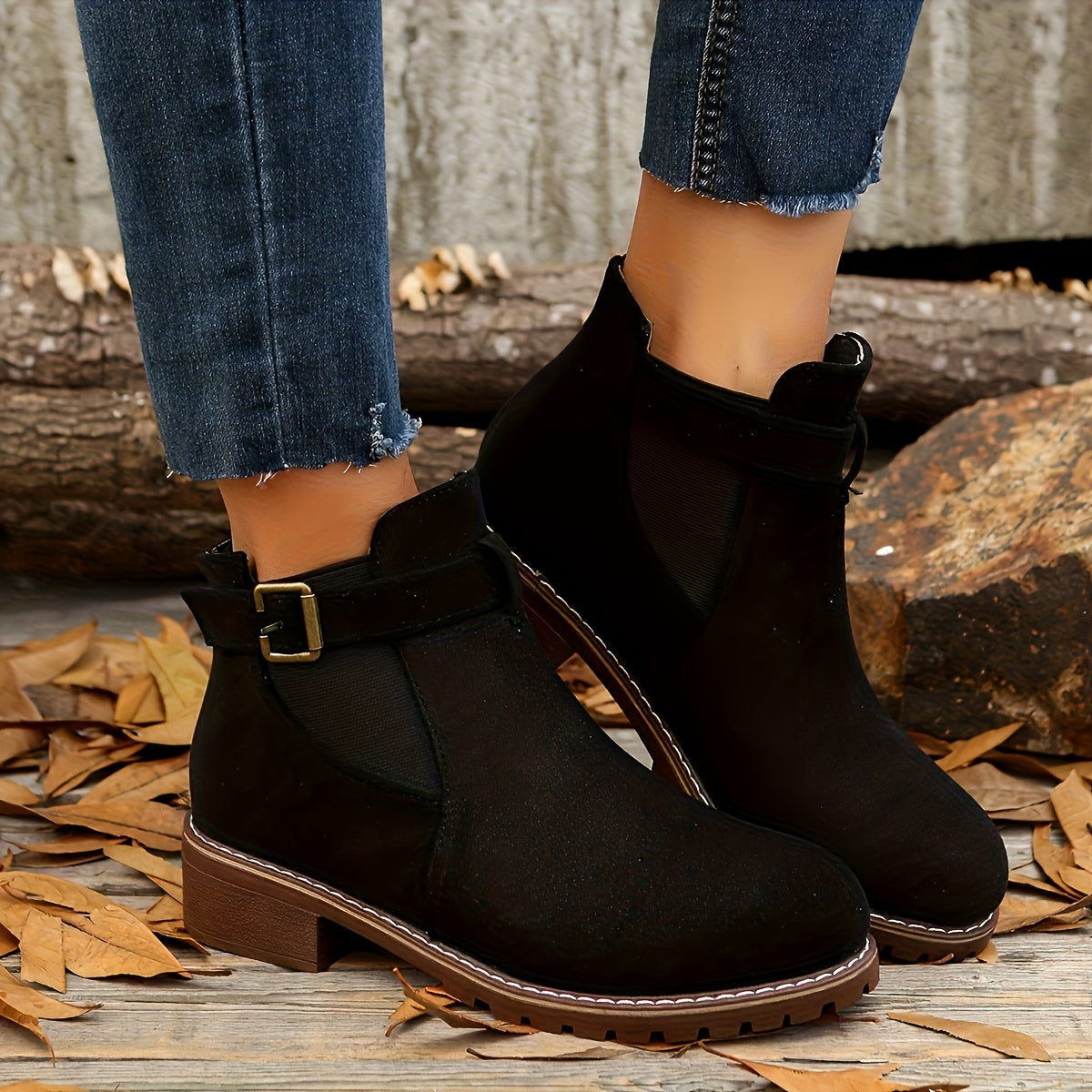 monica-chelsea-boots-de-camurca-mulher-salto-bloco-fivela-4.jpg