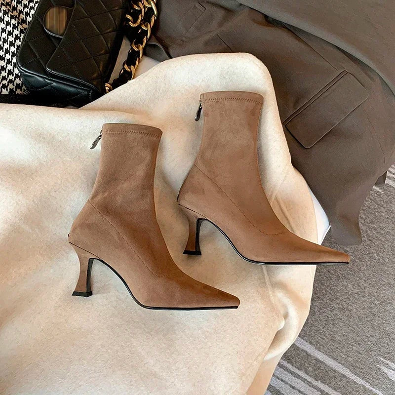 Patrícia | Botins de Camurça Mulher Salto Alto Bico Fino