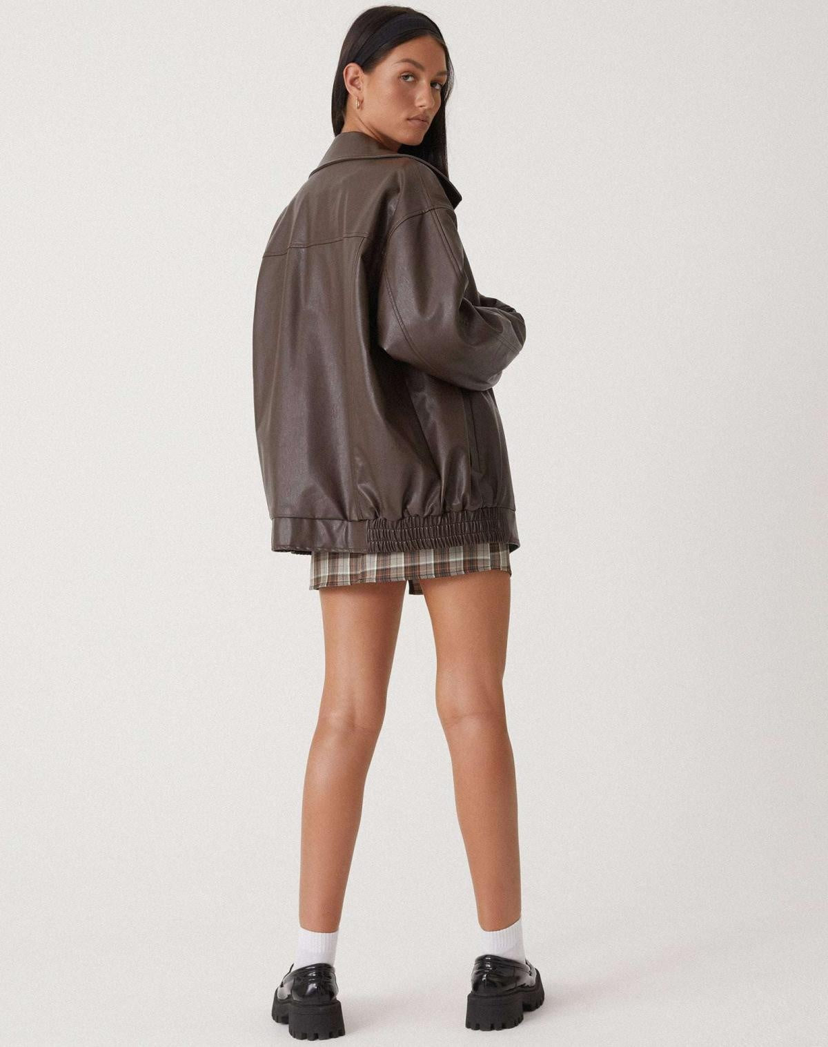 patricia-casaco-couro-mulher-oversize-fecho-zip-2.jpg