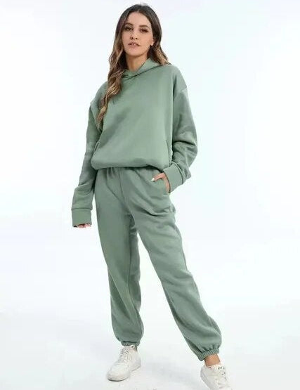 patricia-conjunto-sweatshirt-com-capuz-mulher-calcas-de-treino-1.jpg