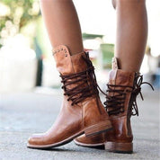 Raquel | Botas de Pele Mulher Rasas com Atacadores Rebites