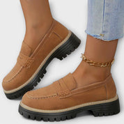 Leonor | Mocassins de Cano Alto em Preto e Bege, do 36 ao 42